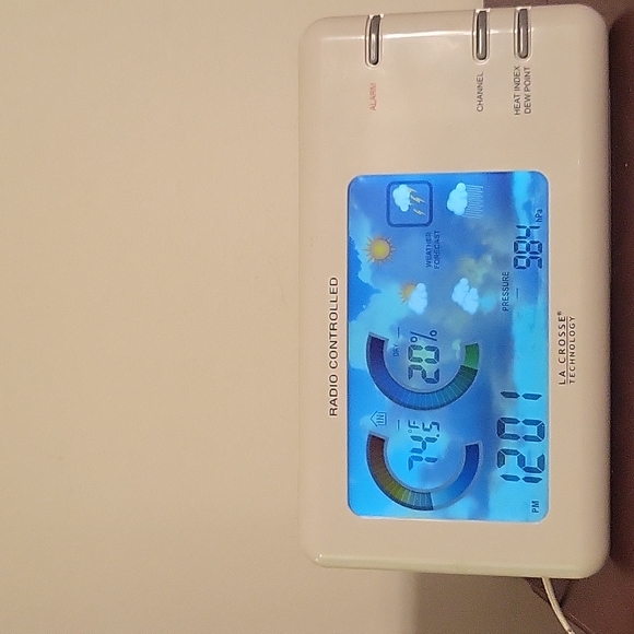 La Crosse Technology Weather Station/Alarm Clock